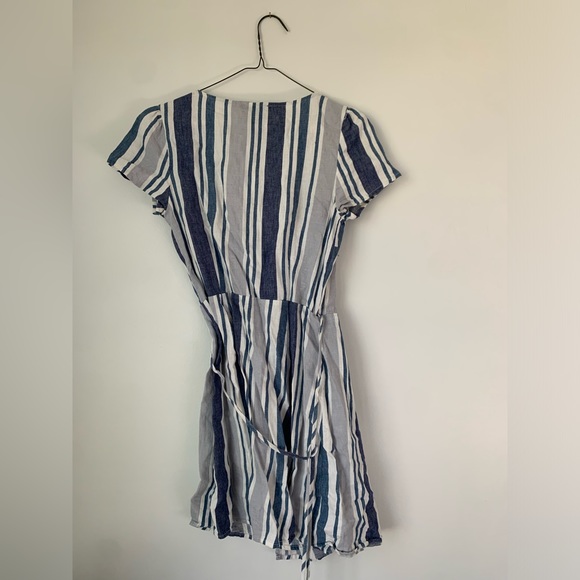 Forever 21 wrap dress, Size S - Picture 2 of 2